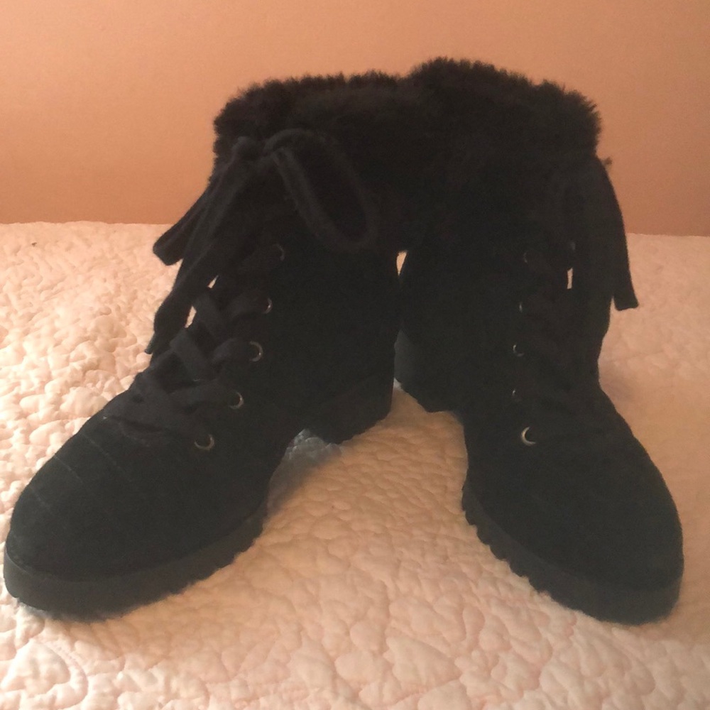 Black quilted suede hiking boot 8M
